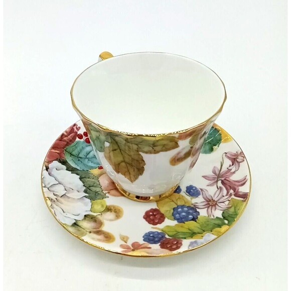 Vintage Royal Winchester Bone China Dutchess Fruit & Floral Pattern Cup & Saucer - Picture 4 of 8